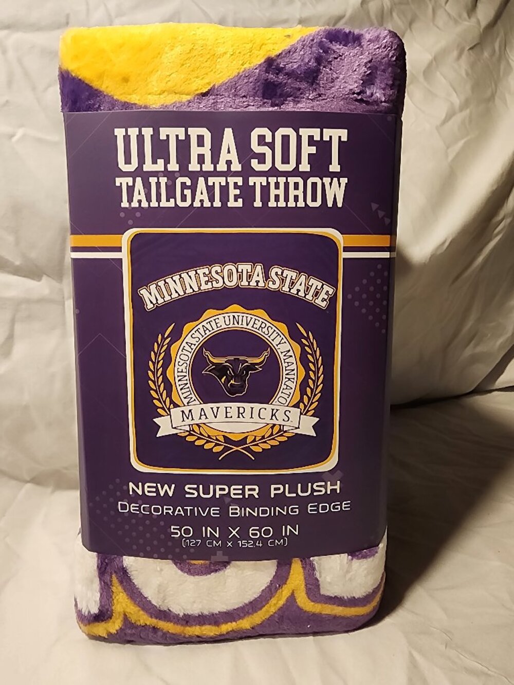 NWT Minnesota State Mavericks Ultra Soft Tailgate Plush Throw Blanket 50x60